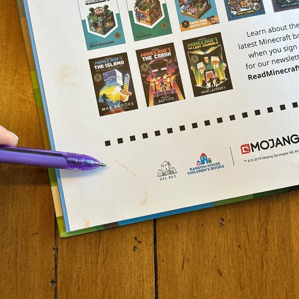 Minecraft For Beginners Hardcover Guide Book Published by Mojang in 2019 - Picture 3 of 16